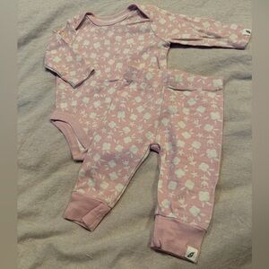 Easy-Peasy Organic Cotton Baby Bodysuit & Pants Set in Light Pink Floral 0-3M